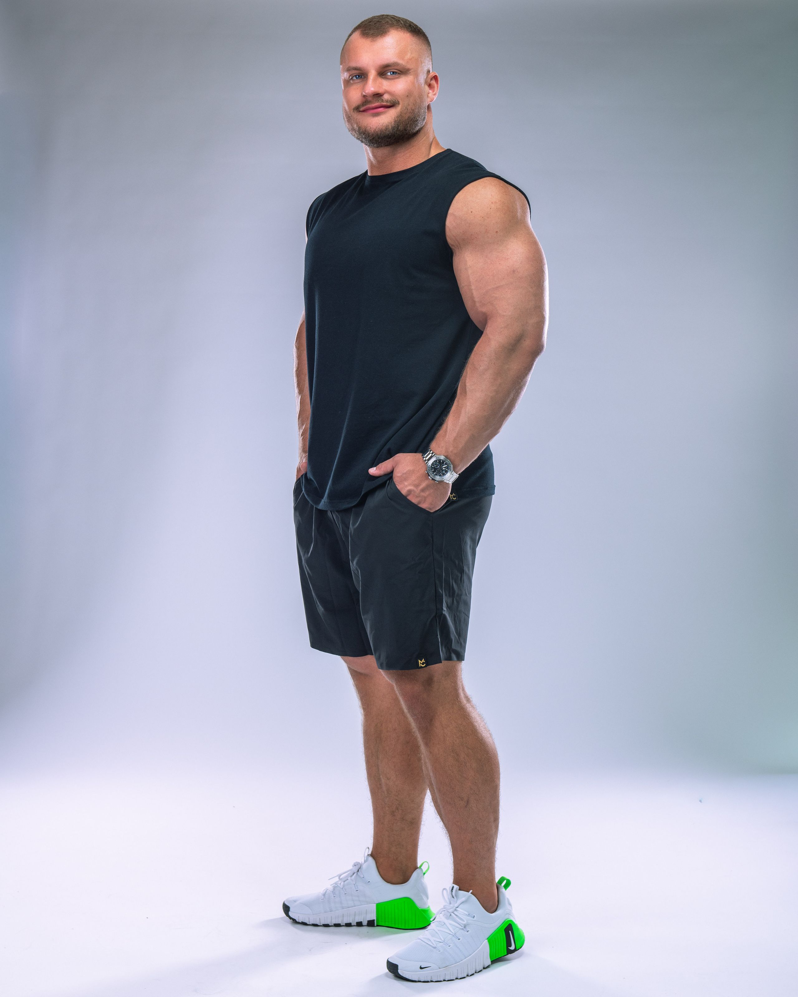 Pánské kraťasy sportovní tenké černé M-1
