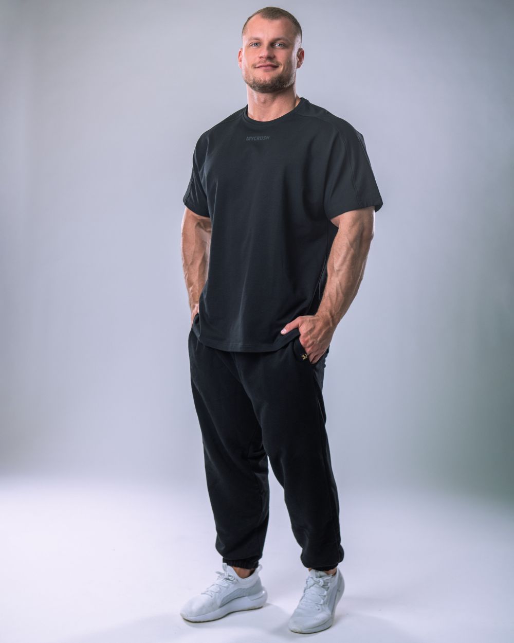 Pánské tričko oversize s malým potiskem černé XL
