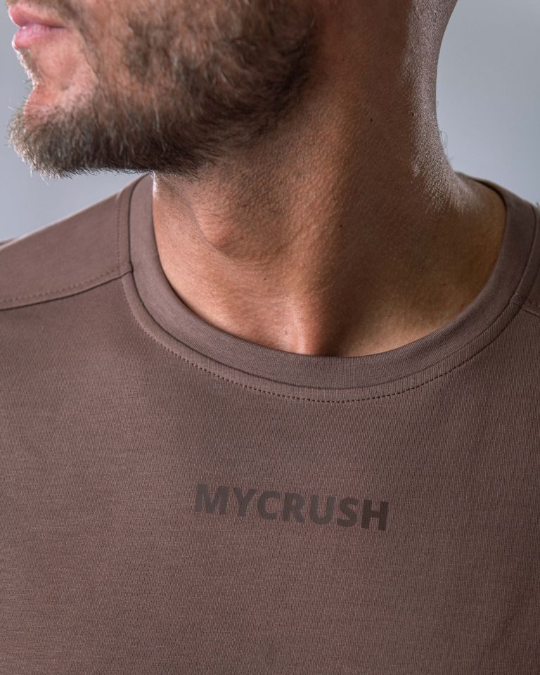 Pánské tričko oversize s malým potiskem hnědé M-1