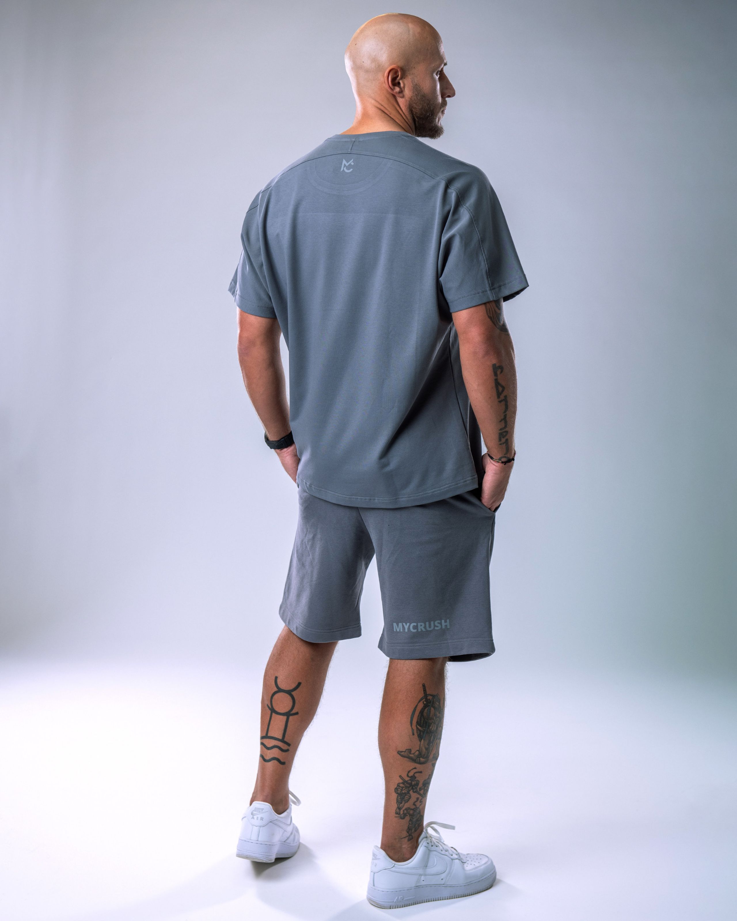 Pánské tričko oversize s malým potiskem šedé M-2