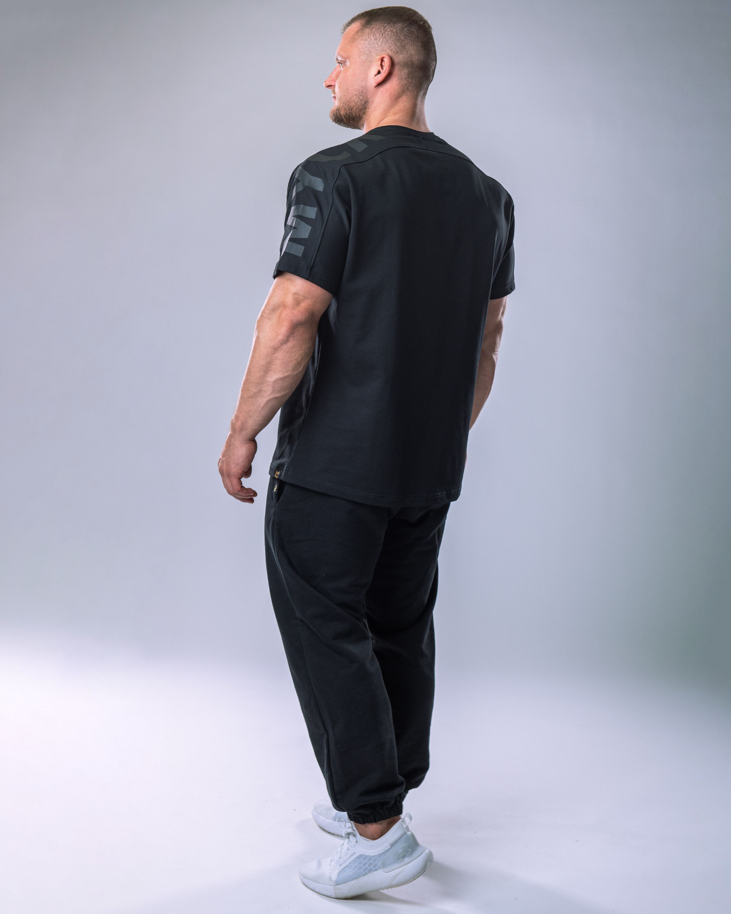 Pánské tričko oversize s velkým potiskem černé M-1