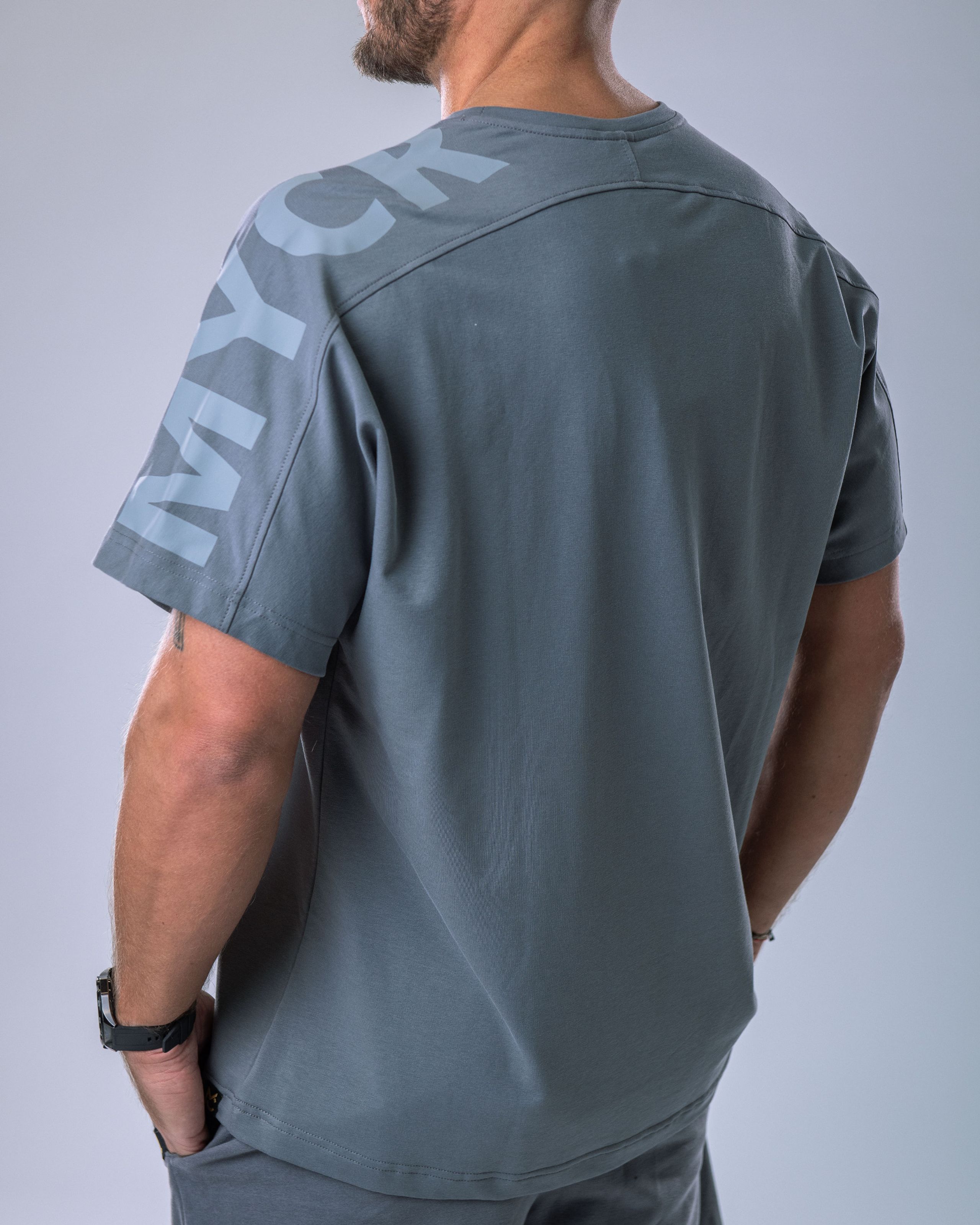Pánské tričko oversize s velkým potiskem šedé L-1